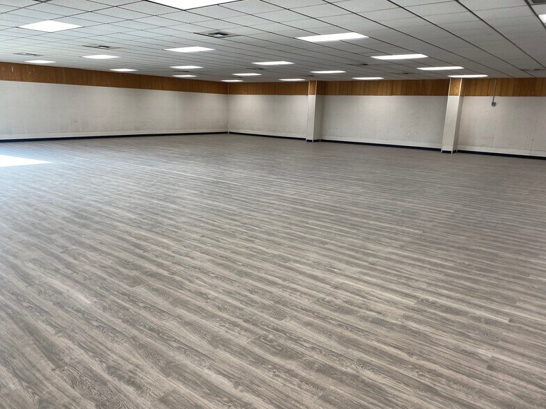 More Photos Of 6265 N Government Way, Coeur d'Alene Storefront For Sale