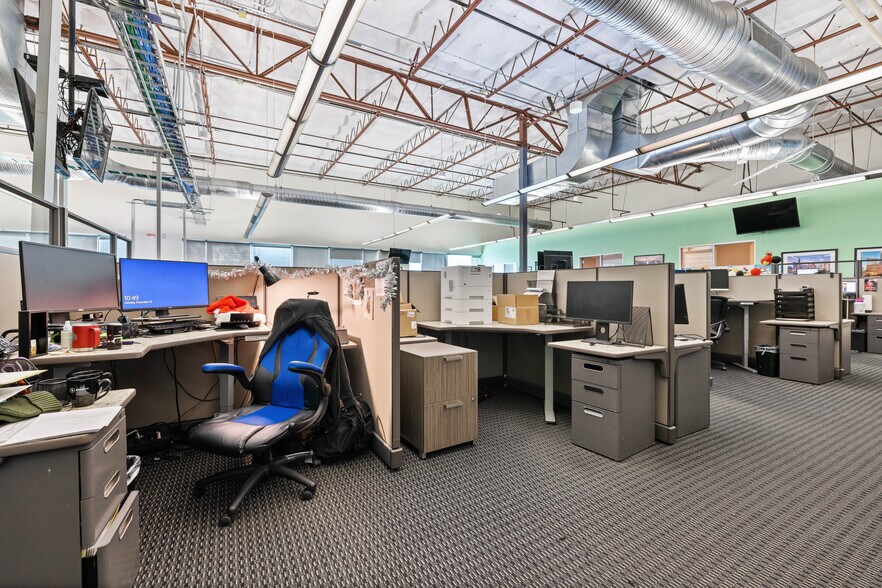 More Photos Of 9300 United Dr, Austin Unknown For Lease