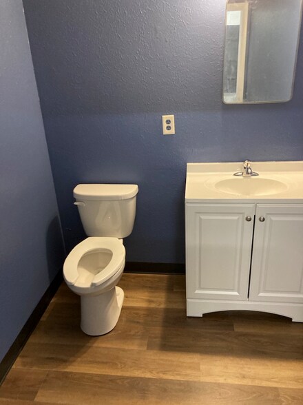 More Photos Of 3120 Beacon St, Colorado Springs Warehouse For Sale