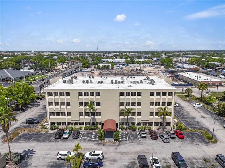 More Photos Of 3949 Evans Ave, Fort Myers Medical For Lease