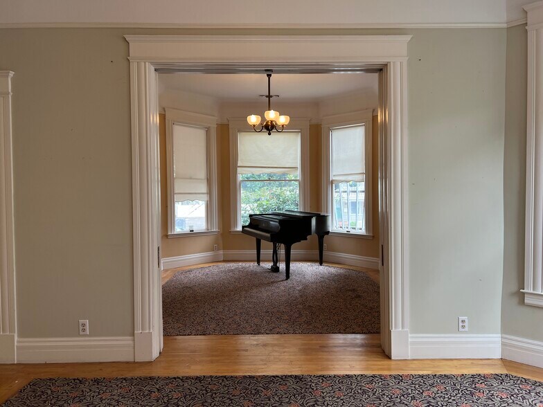 More Photos Of 1412 20th St, Sacramento Daycare Center For Sale