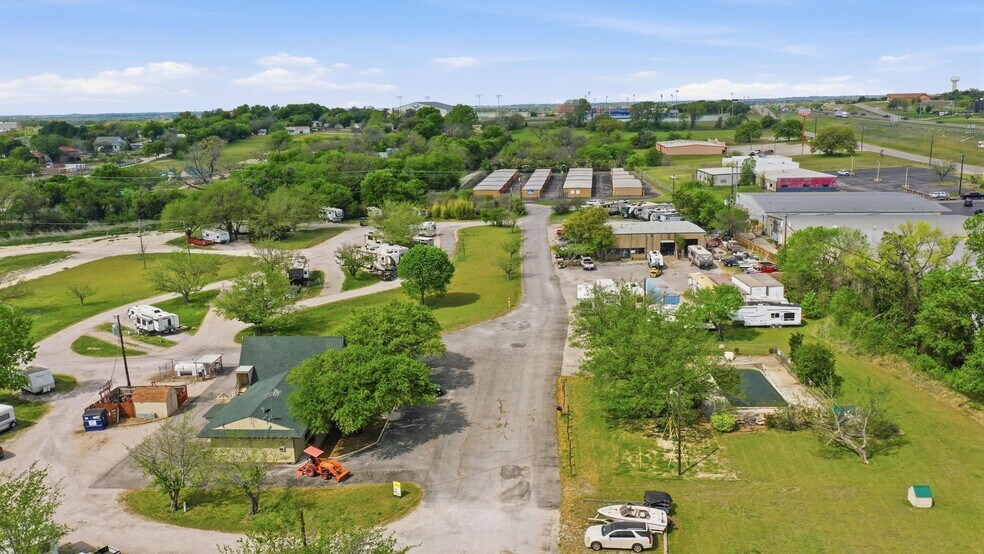 More Photos Of 2205 Tin Top Rd, Weatherford Trailer Camper Park For Sale