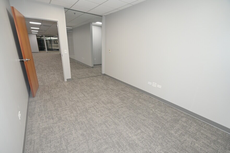 More Photos Of 225 E Robinson St, Orlando Office Residential For Lease