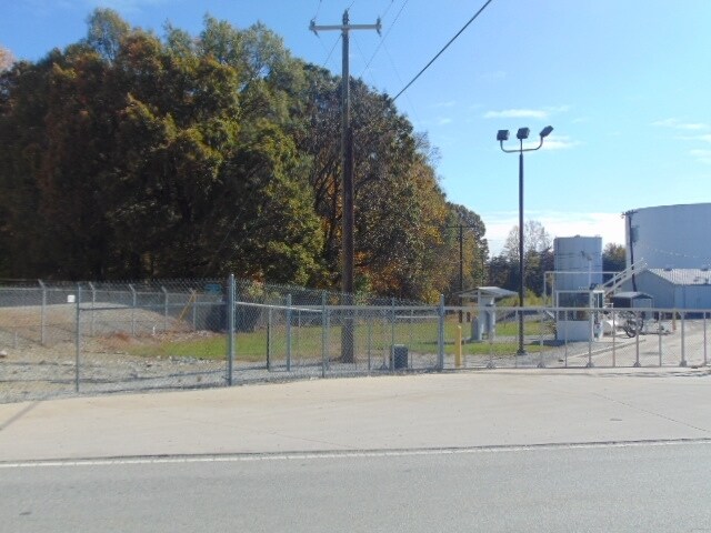 More Photos Of 101 Chimney Rock Rd, Greensboro Land For Lease