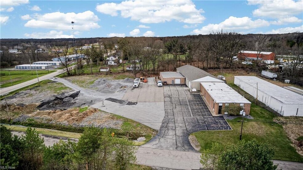 More Photos Of 3060 Gale Ave, Hubbard Warehouse For Sale