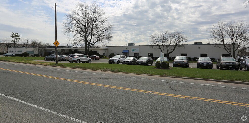 More Photos Of 325 Duffy Ave, Hicksville Manufacturing For Lease