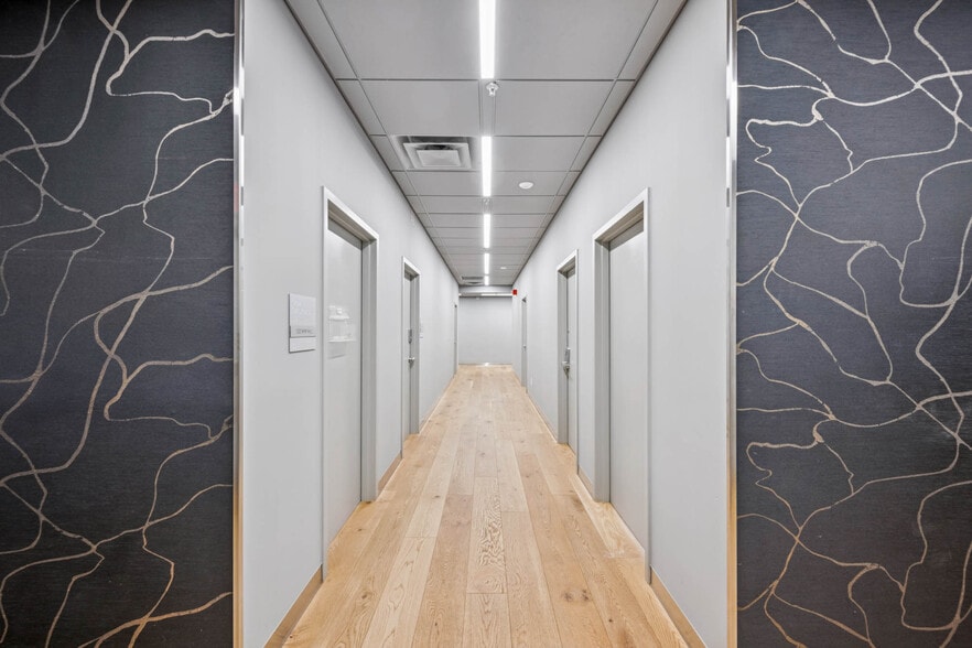 More Photos Of 16 W 32nd St, New York Medical For Lease