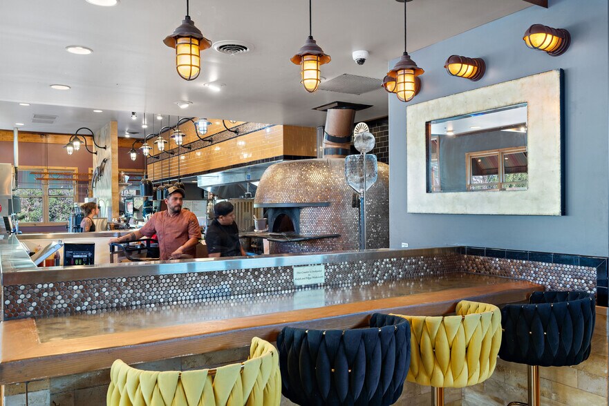 More Photos Of 14886 S Traverse Ridge Rd, Draper Restaurant For Sale