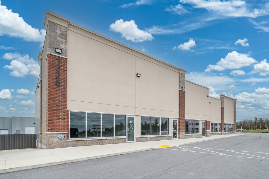 More Photos Of 1325 Centennial Dr, Kingston Light Distribution For Lease