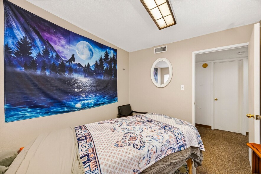 More Photos Of 6407 Skyway, Paradise Medical For Sale