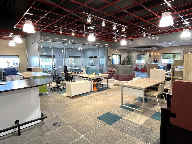 More Photos Of 7813 Derry St, Harrisburg Warehouse For Lease