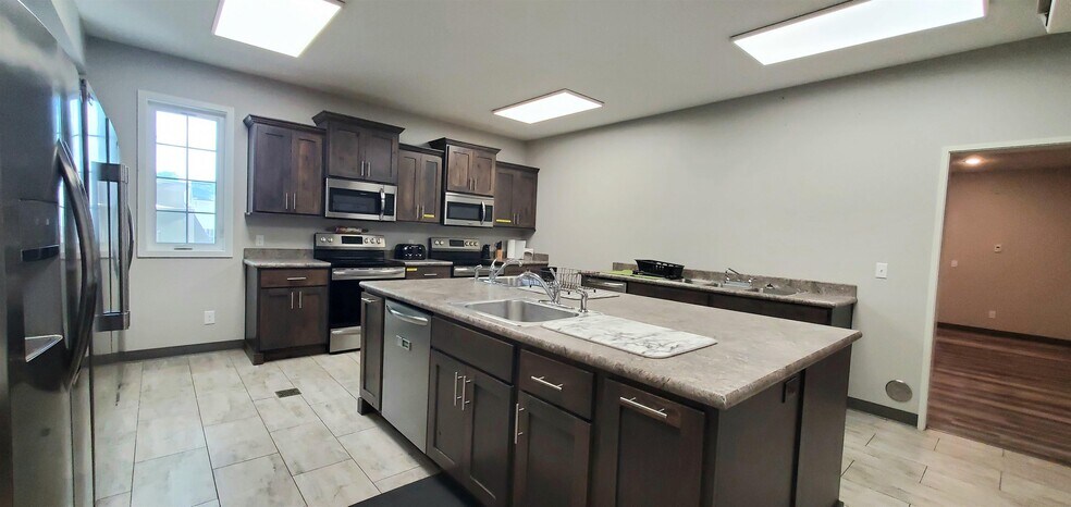 More Photos Of 404 W 7th St, Hays Sorority Fraternity House For Sale