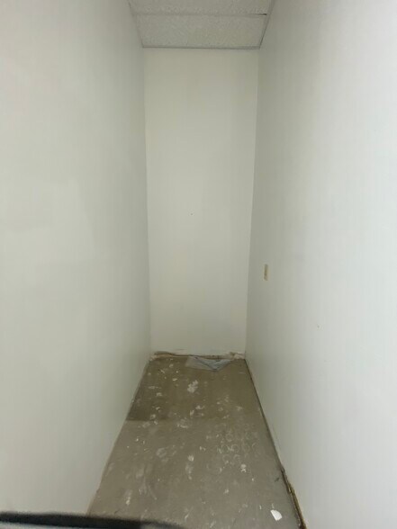 More Photos Of 2745-2765 Washington Blvd, Beaumont Unknown For Lease
