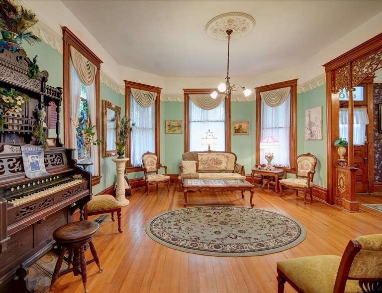 More Photos Of 318 Quapaw Ave, Hot Springs Hospitality For Sale