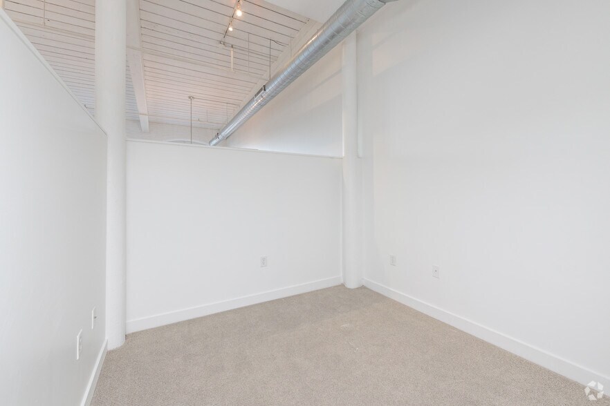 More Photos Of 166 Valley St, Providence Apartments For Sale