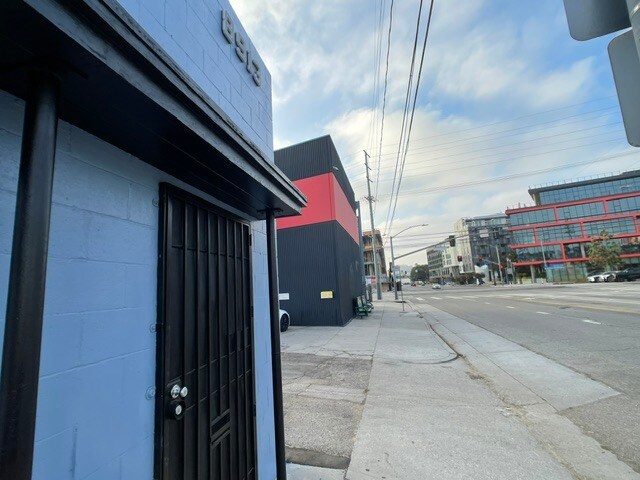 More Photos Of 8913 National Blvd, Los Angeles Manufacturing For Lease