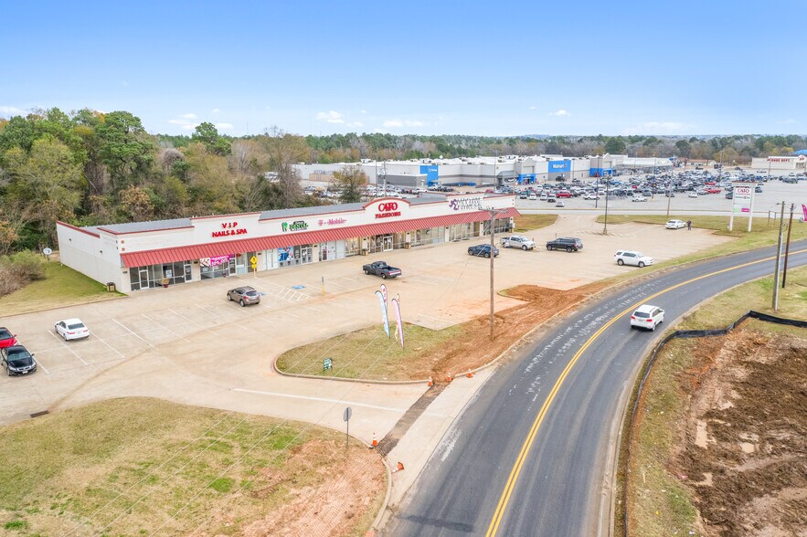 More Photos Of 1101 Stone St, Kilgore Freestanding For Lease