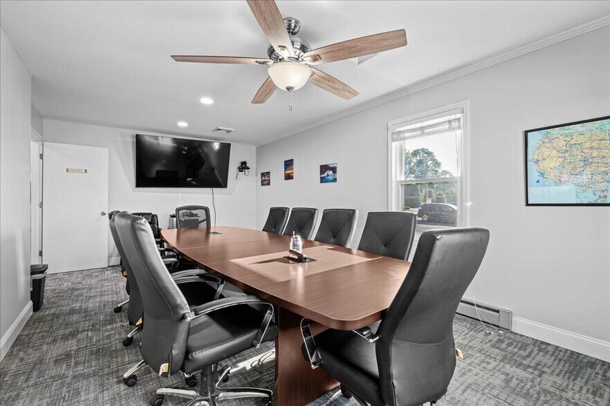 More Photos Of 57 Mountain Rd, Halifax Office For Sale