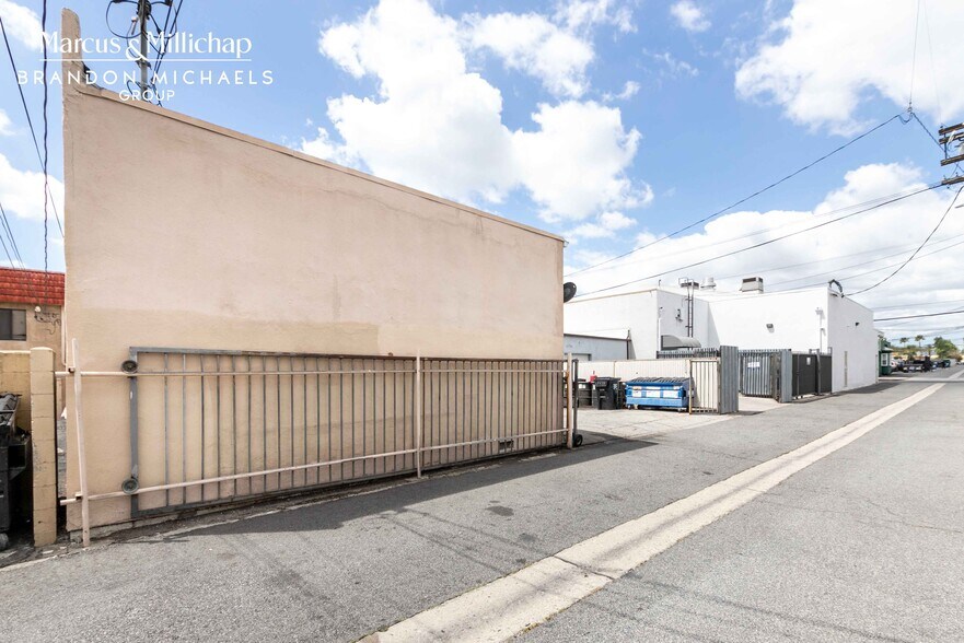 More Photos Of 17733 Chatsworth St, Granada Hills Auto Repair For Sale