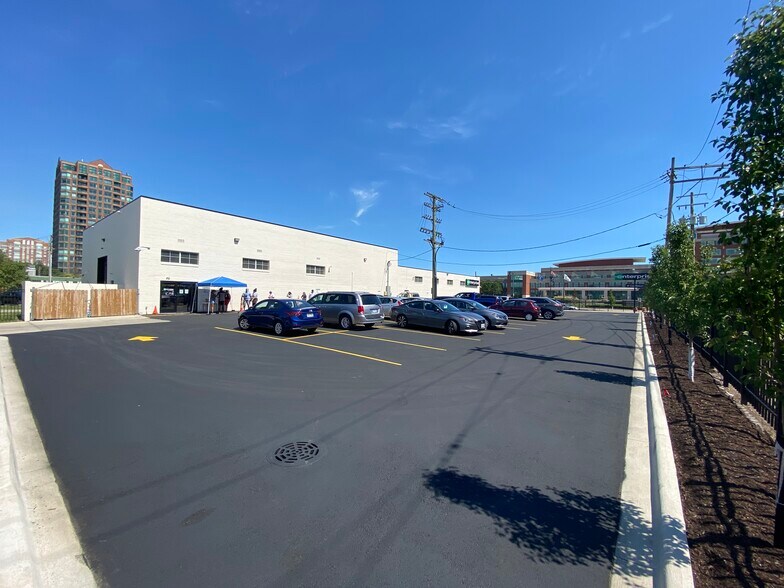 More Photos Of 3250 Franklin St, Detroit Office For Lease