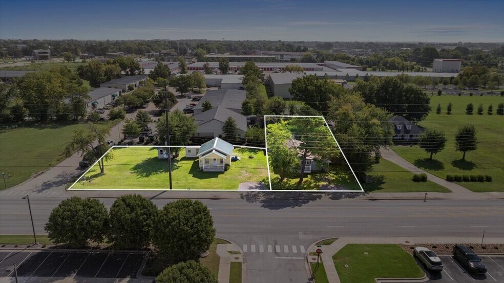 More Photos Of 1201 & 1203 SW I street St, Bentonville Flex For Sale