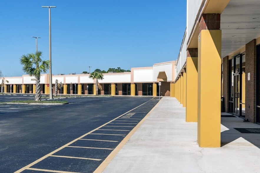More Photos Of 2705-2819 Peters Rd, Fort Pierce Office For Lease