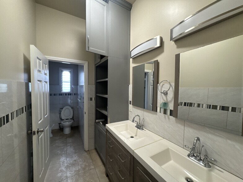 More Photos Of 2361 Scarff St., Los Angeles Multifamily For Sale