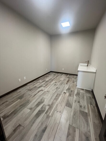 More Photos Of 17935 N Pennsylvania Ave, Edmond Unknown For Lease