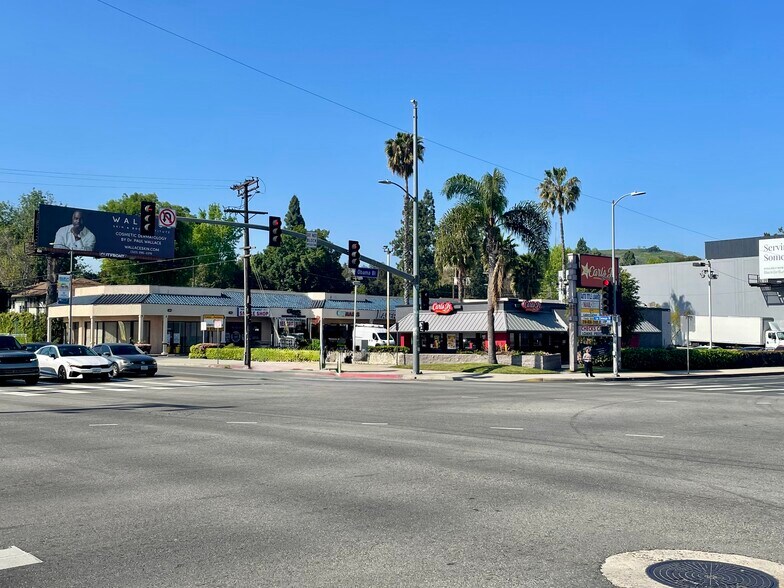 More Photos Of 5800 Obama Blvd, Los Angeles Unknown For Lease