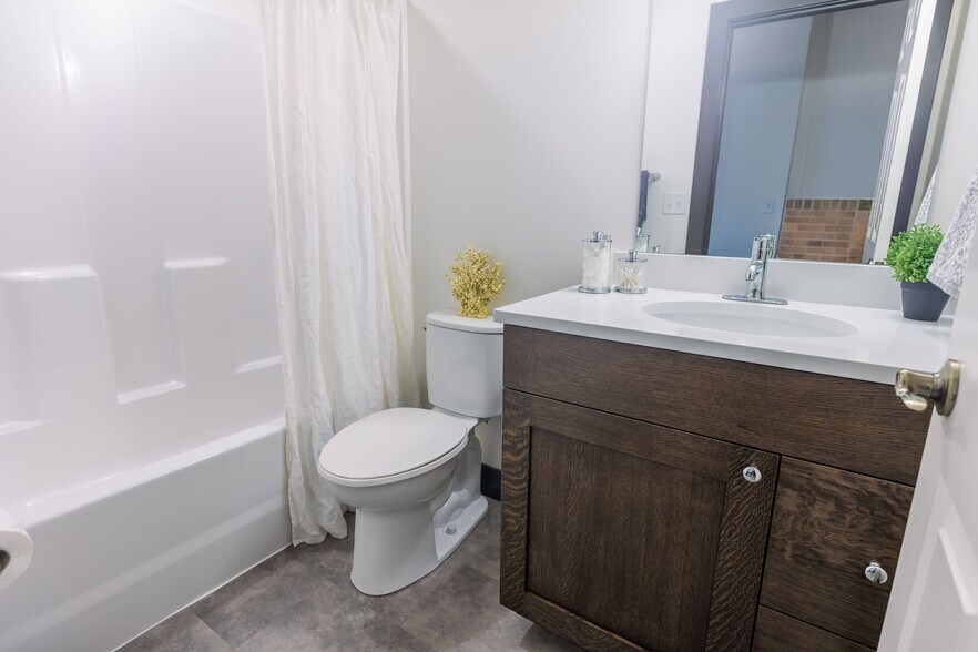 More Photos Of 7135 Canterbury Ave, Saint Louis Apartments For Sale