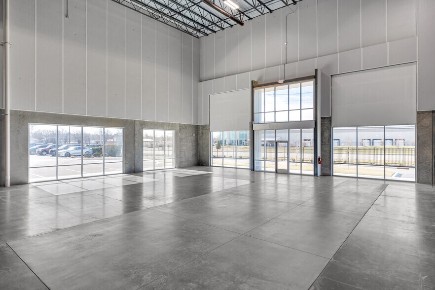 More Photos Of 7777 National Turnpike, Louisville Manufacturing For Lease