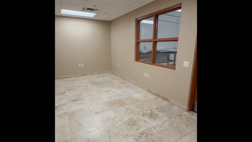 Primary Photo Of 1825 W Knudsen Dr, Phoenix Airplane Hangar For Lease