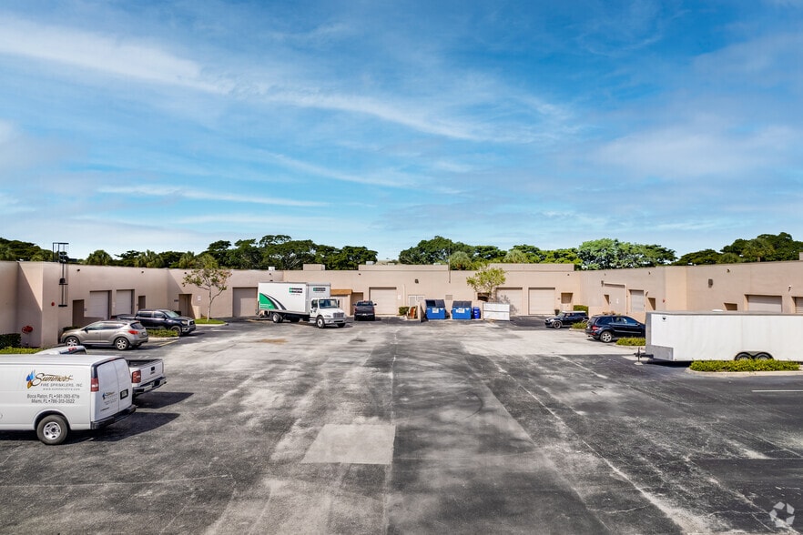 More Photos Of 751 Park of Commerce Dr, Boca Raton Research And Development For Lease