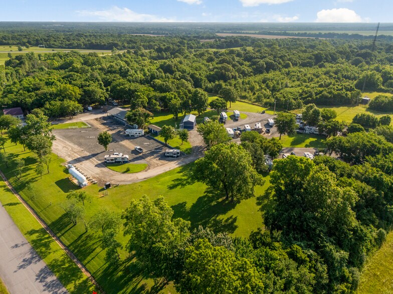 More Photos Of 6476 N 35th St W, Porter Trailer Camper Park For Sale