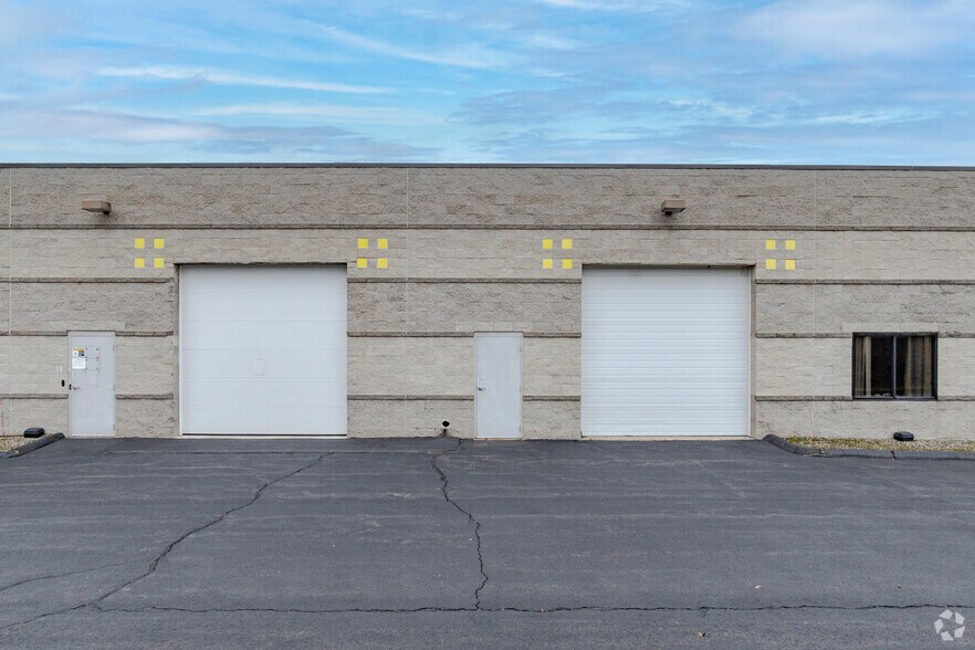 More Photos Of 50 Ivy Brook Rd, Shelton Unknown For Lease