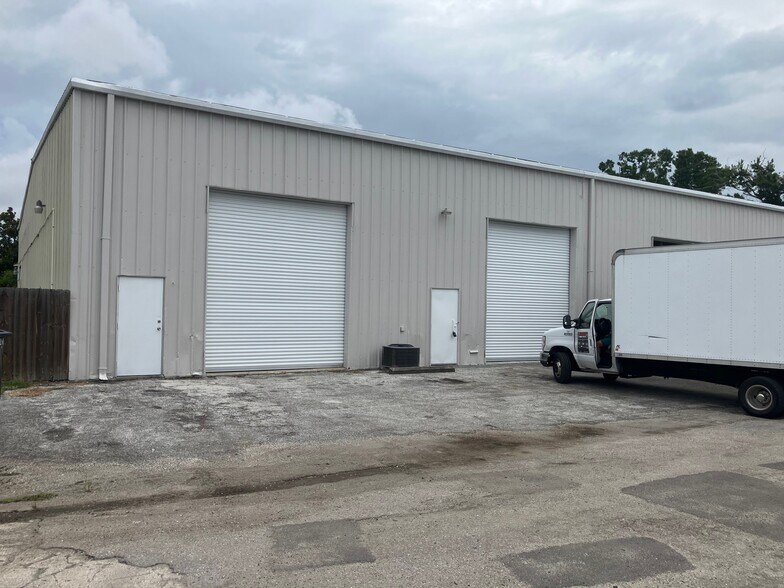 More Photos Of 9161 131st Pl N, Largo Warehouse For Lease