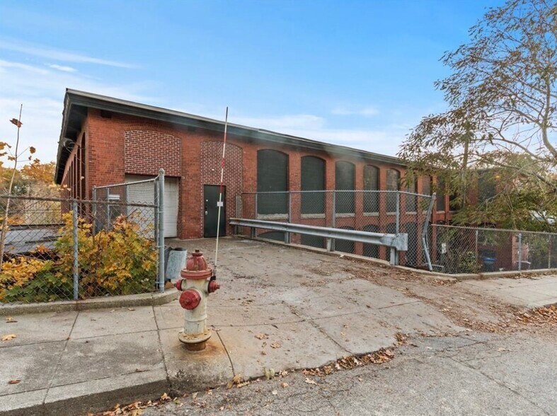 More Photos Of 770 Main St, West Warwick Warehouse For Sale