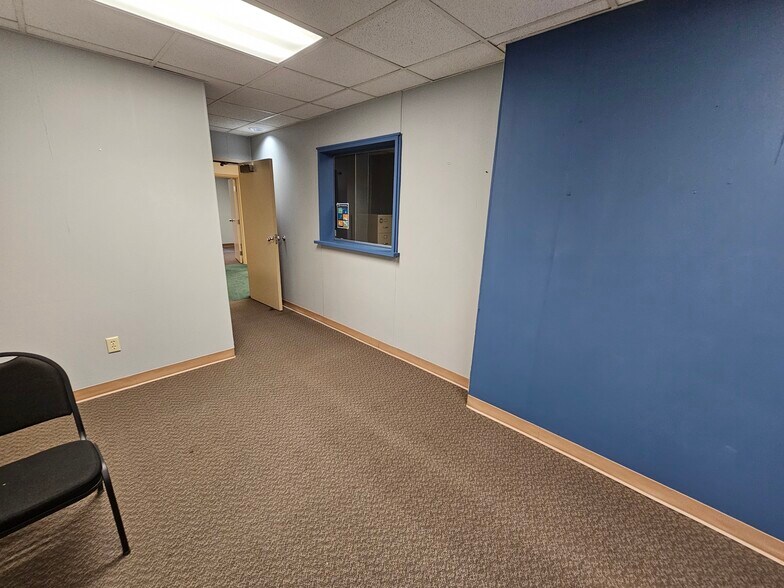 More Photos Of 97 S 4th St, Ishpeming Office For Lease