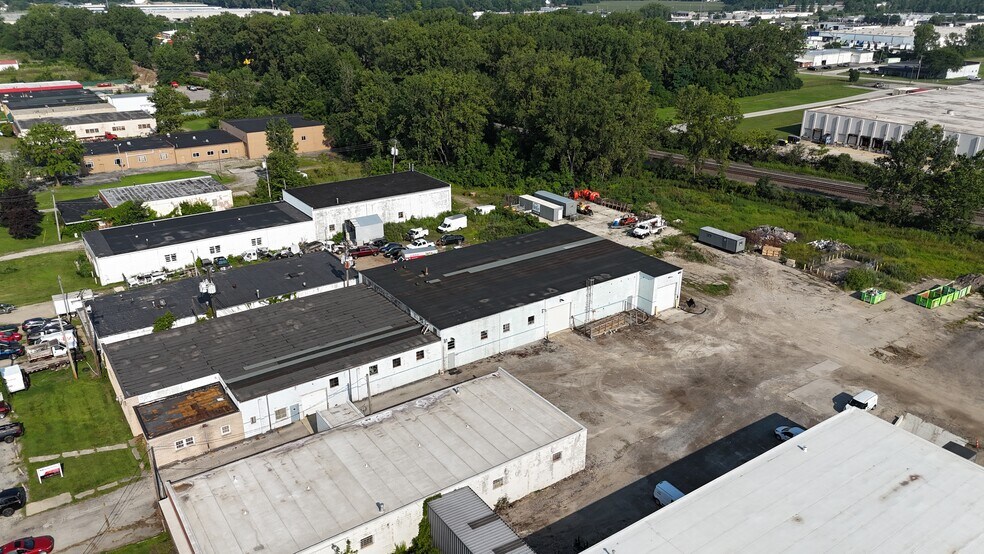 More Photos Of 3122 South Ave, Toledo Manufacturing For Lease