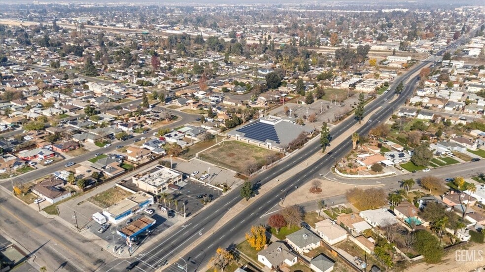 More Photos Of 425 S H St, Bakersfield Religious Facility For Sale