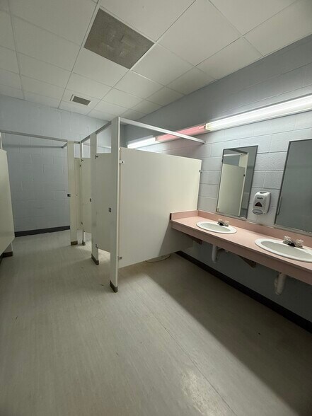 More Photos Of 122 E Lincoln Ave, Fall Creek Office For Sale