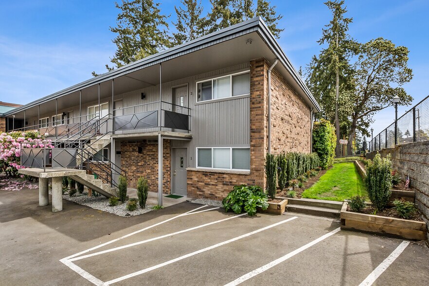 More Photos Of 255 SW 154th St, Burien Multifamily For Sale