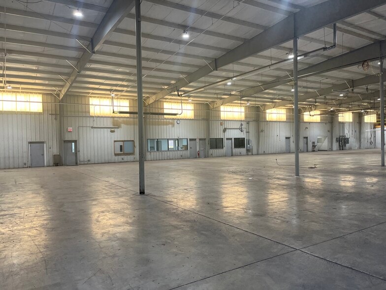 More Photos Of 6625 W Wilshire Blvd, Oklahoma City Manufacturing For Lease