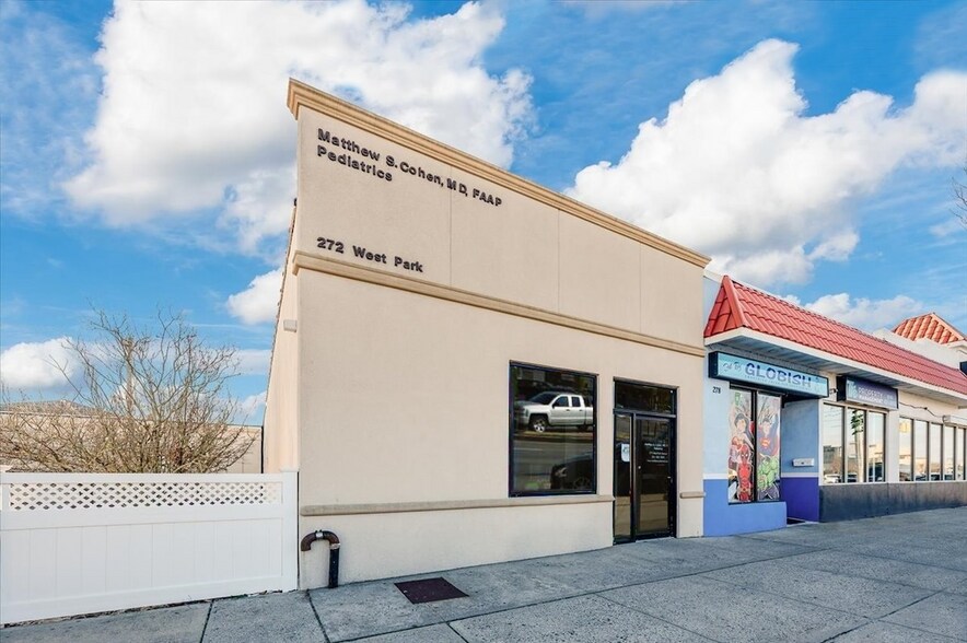 More Photos Of 272 W Park Ave, Long Beach Medical For Sale