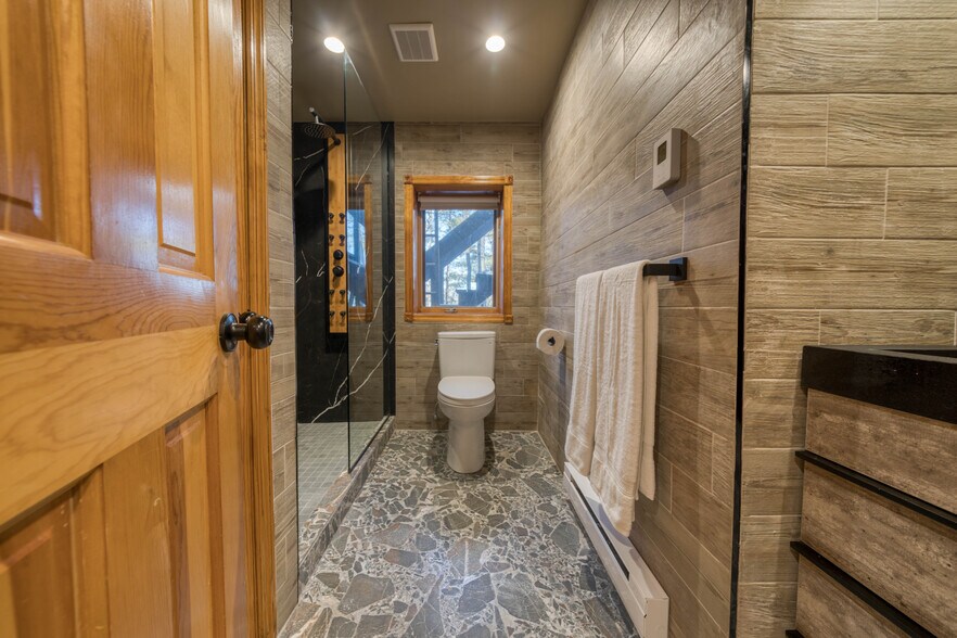 More Photos Of 218 NY-296, Windham Hotel For Sale