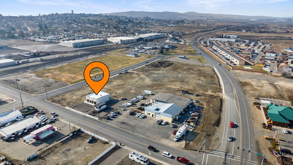 More Photos Of 209 1st, Sunnyside Freestanding For Sale