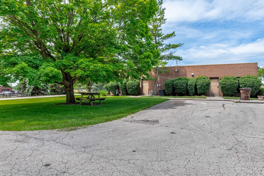 More Photos Of 610 N Main St, Springboro Medical For Lease