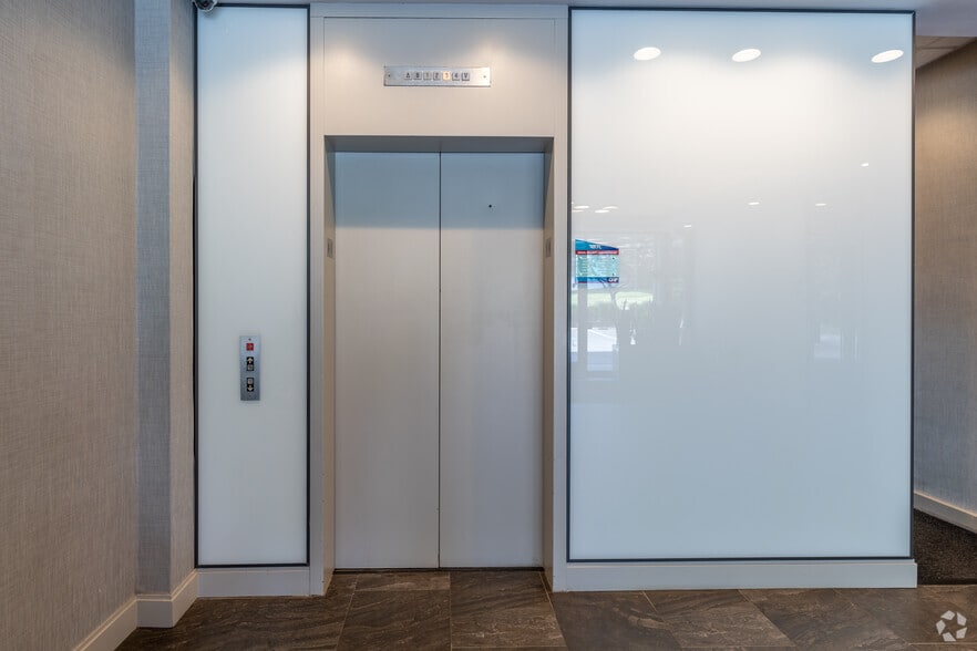 More Photos Of 297 Knollwood Rd, White Plains Office For Lease