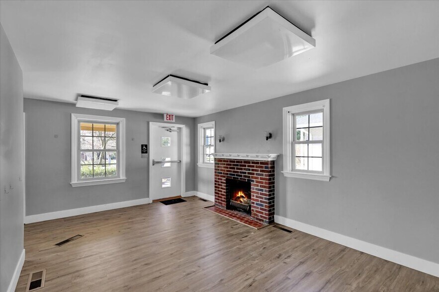 More Photos Of 1057 Columbia Ave, Lancaster Office For Sale