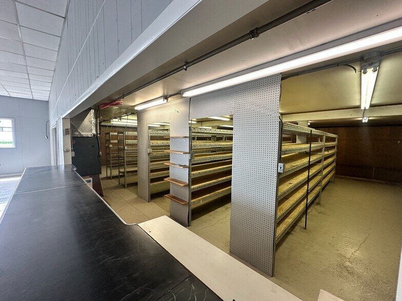 More Photos Of 2242 Silver St, Ashland Light Manufacturing For Lease